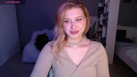 sweet_nicole_333 online show from June 10, 10:03 am