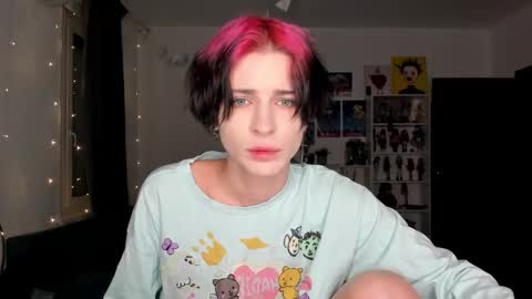 kira online show from November 19, 3:45 pm