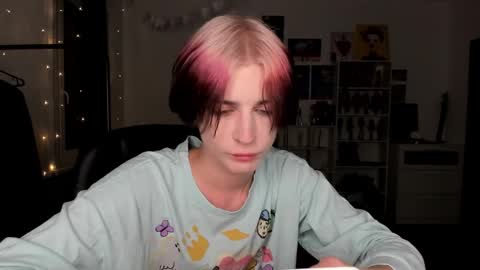 kira online show from November 27, 8:00 pm