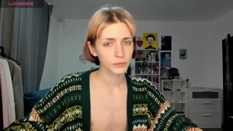 kira online show from March 19, 5:17 pm