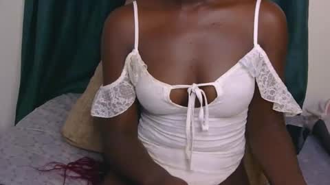 sweet peachy online show from March 16, 5:44 am