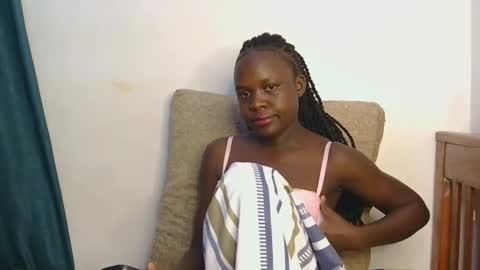 Snapshot of sweet_peachiee chatting on May 1, 1:32 am sweet peachy online show from May 1, 1:32 am