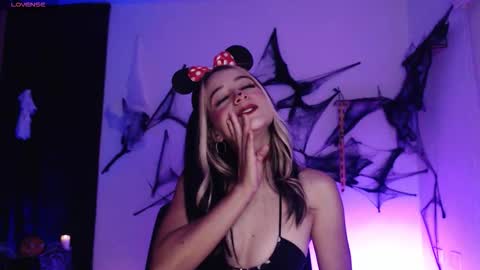 Penny  online show from October 19, 9:26 pm