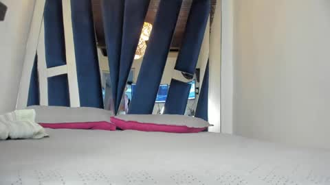 Snapshot of sweet_porn_ chatting on September 13, 10:59 am Naty online show from September 13, 10:59 am