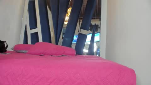 Snapshot of sweet_porn_ chatting on September 15, 10:59 am Naty online show from September 15, 10:59 am