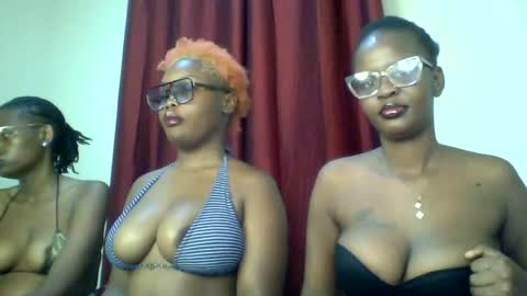 Snapshot of sweet_rayana_ chatting on June 30, 2:12 am sweet rayana online show from June 30, 2:12 am