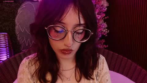 Roxanee online show from May 5, 9:12 pm