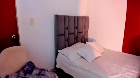 Sara online show from February 7, 11:55 pm