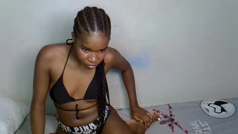 Snapshot of sweet_sheee chatting on January 10, 6:37 am sweet_sheee online show from January 10, 6:37 am