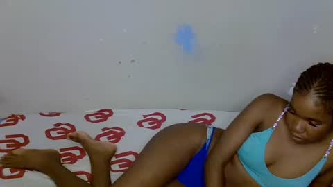 sweet_sheeee online show from April 1, 4:57 am