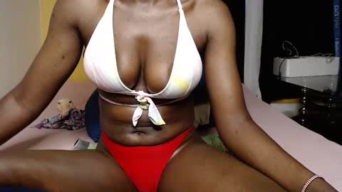 Snapshot of sweet_sherie chatting on December 3, 5:42 am ellanah Tracie online show from December 3, 5:42 am