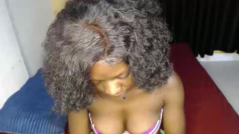 ellanah Tracie online show from November 26, 12:44 am