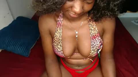 Snapshot of sweet_sherie chatting on March 28, 12:10 am ellanah Tracie online show from March 28, 12:10 am