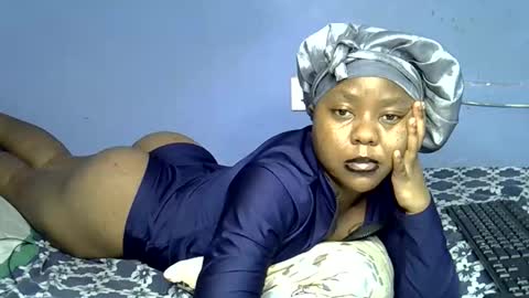 sweet_smally online show from June 5, 6:52 am