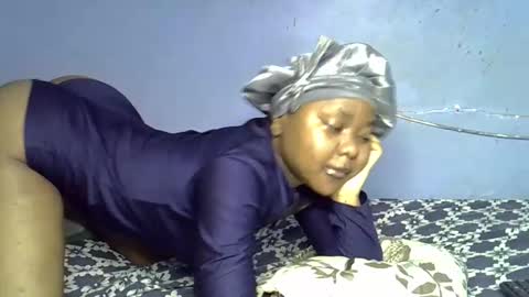 sweet_smally online show from June 5, 8:36 pm