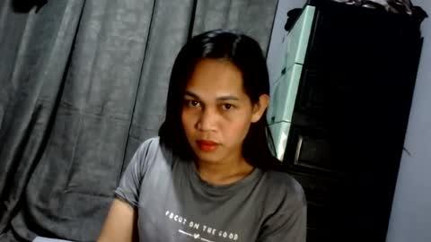 Snapshot of sweet_squirtxxxx chatting on July 8, 1:21 am HI IM MONA AND IM YOUR NEXT WIFE online show from July 8, 1:21 am