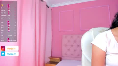 Snapshot of sweet_starxx chatting on September 23, 7:06 pm Yeileen online show from September 23, 7:06 pm