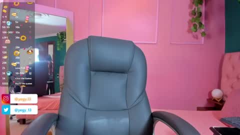 Yeileen online show from May 6, 7:19 pm