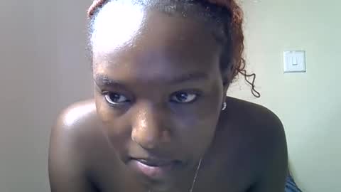 sweet_strawberina online show from March 30, 5:19 am