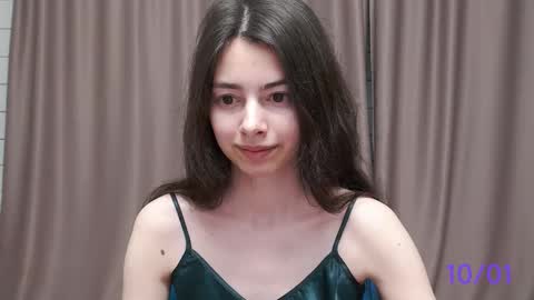 Snapshot of sweet_sweet_angel chatting on January 10, 6:28 pm Angel online show from January 10, 6:28 pm