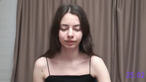 Snapshot of sweet_sweet_angel chatting on February 25, 11:53 am Angel online show from February 25, 11:53 am