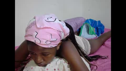 Snapshot of sweet_tattiana chatting on December 22, 10:07 pm Tatty online show from December 22, 10:07 pm