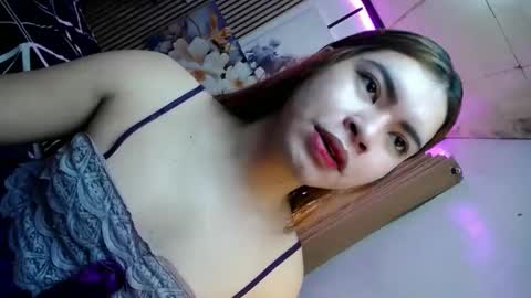 Snapshot of sweet_trexie chatting on December 17, 1:22 am sweet_trexie online show from December 17, 1:22 am