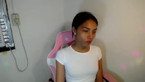 Snapshot of sweet_trishaxx chatting on February 8, 4:25 am Trisha online show from February 8, 4:25 am