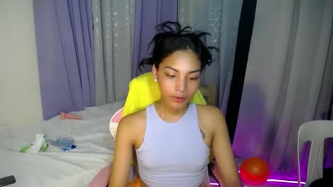 Snapshot of sweet_trishaxx chatting on February 9, 3:00 am Trisha online show from February 9, 3:00 am