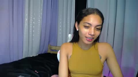 Snapshot of sweet_trishaxx chatting on February 26, 2:15 am Trisha online show from February 26, 2:15 am