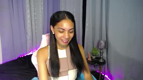Snapshot of sweet_trishaxx chatting on March 8, 8:14 pm Trisha online show from March 8, 8:14 pm