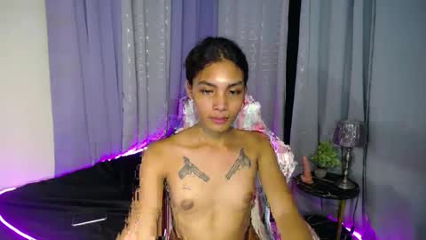 Snapshot of sweet_trishaxx chatting on March 9, 2:29 am Trisha online show from March 9, 2:29 am