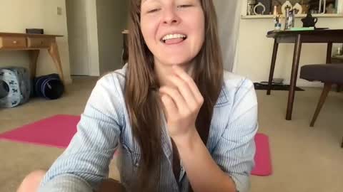 Snapshot of sweet_truffle chatting on May 14, 2:02 pm Heidi Brenner - Please check bio for schedule FAQ online show from May 14, 2:02 pm