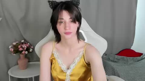 Carolina Lu online show from June 12, 2:32 am