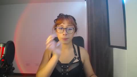 Snapshot of sweet_venus4 chatting on February 26, 6:29 pm sweet_venus4 online show from February 26, 6:29 pm