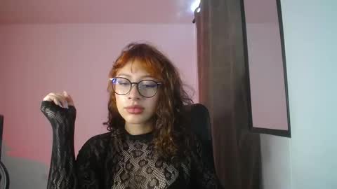 Snapshot of sweet_venus4 chatting on March 1, 1:24 pm sweet_venus4 online show from March 1, 1:24 pm