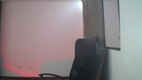 Snapshot of sweet_venus4 chatting on March 3, 8:37 pm sweet_venus4 online show from March 3, 8:37 pm