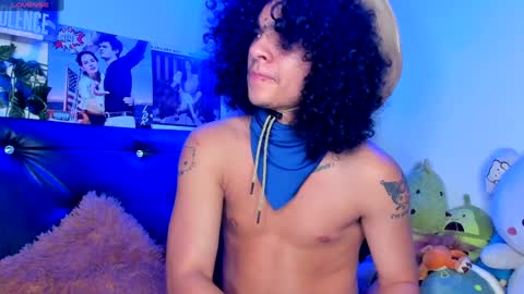 Steven independent model online show from February 8, 7:04 am