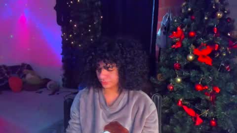 Steven independent model online show from December 22, 12:46 pm