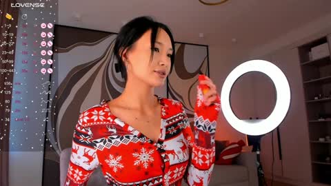 Yasu online show from December 25, 8:40 am