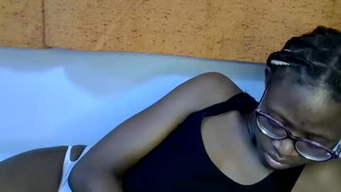 sweet_zarah online show from February 23, 5:32 pm