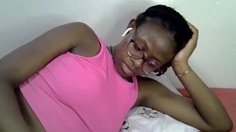 sweet_zarah online show from April 29, 4:16 am
