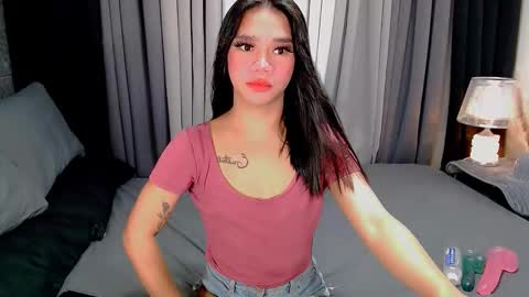 Snapshot of sweet_zoey12 chatting on October 31, 10:05 am bea takashi online show from October 31, 10:05 am