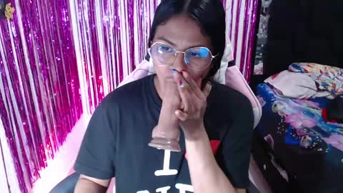 Snapshot of sweetalmaa chatting on April 15, 7:58 pm Alma online show from April 15, 7:58 pm