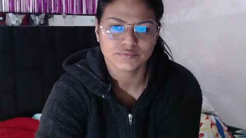 Snapshot of sweetalmaa chatting on April 17, 9:56 am Alma online show from April 17, 9:56 am