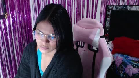 Snapshot of sweetalmaa chatting on April 18, 11:25 am Alma online show from April 18, 11:25 am