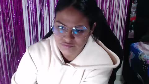 Snapshot of sweetalmaa chatting on April 21, 9:37 am Alma online show from April 21, 9:37 am