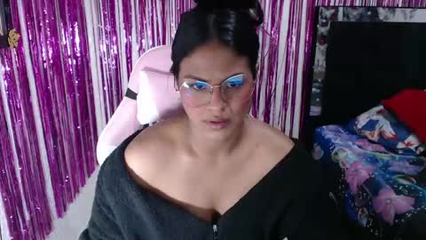 Snapshot of sweetalmaa chatting on April 23, 9:52 am Alma online show from April 23, 9:52 am