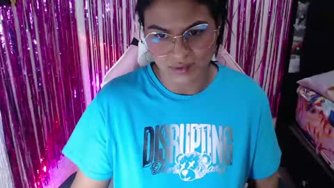 Snapshot of sweetalmaa chatting on May 1, 12:21 pm Alma online show from May 1, 12:21 pm
