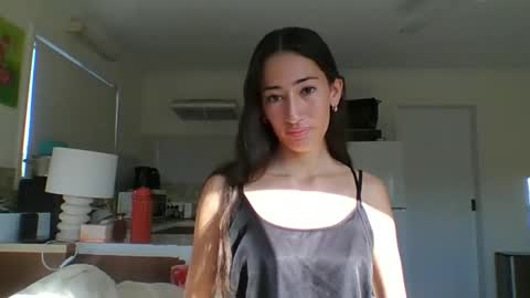 Amelia online show from May 10, 10:15 pm
